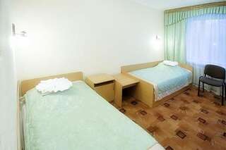 Отель Гостиница Профсоюзная Чернигов Стандартный двухместный номер с 2 отдельными кроватями-7
