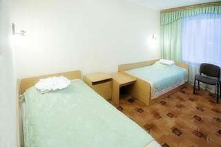 Отель Гостиница Профсоюзная Чернигов Стандартный двухместный номер с 2 отдельными кроватями-3